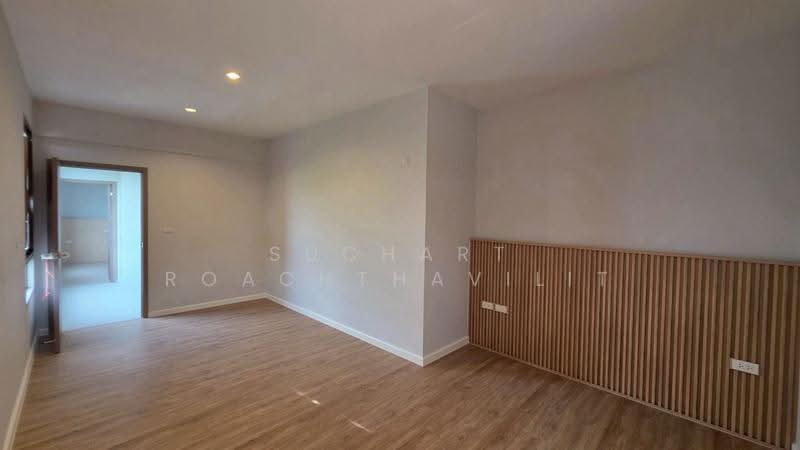 Complete Renovated 3-Story Townhome for Sale 44 Sq. Wah @ Bang Na-Trat 53, samut-prakan, Bangna Trad 53, Bang Kaeo, Bang Plee, Samut Prakan, 3 Bedrooms, 300 sqm, Townhouse For Sale, by Suchart Roachthavilit, 500588992 - DDproperty.com