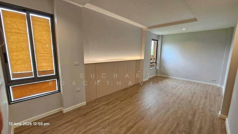 Complete Renovated 3-Story Townhome for Sale 44 Sq. Wah @ Bang Na-Trat 53, samut-prakan, Bangna Trad 53, Bang Kaeo, Bang Plee, Samut Prakan, 3 Bedrooms, 300 sqm, Townhouse For Sale, by Suchart Roachthavilit, 500588992 - DDproperty.com
