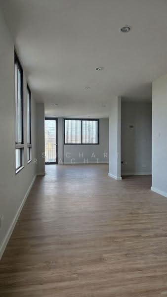 Complete Renovated 3-Story Townhome for Sale 44 Sq. Wah @ Bang Na-Trat 53, samut-prakan, Bangna Trad 53, Bang Kaeo, Bang Plee, Samut Prakan, 3 Bedrooms, 300 sqm, Townhouse For Sale, by Suchart Roachthavilit, 500588992 - DDproperty.com