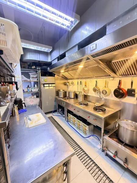 2-Storey Commercial Building for Rent with Takeover | Ekkamai, bangkok, Khlong Tan Nua, Watthana, Bangkok, , 400 sqm, Shophouse For Rent, by Pudis Chitrungsakorn, 500589074 - DDproperty.com