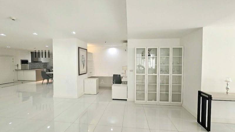 Crystal Garden, bangkok, 217 Sukhumvit 4 Alley, Khlong Toei, Bangkok, 2 Bedrooms, 220 sqm, Condo For Sale, by Anthea Khwanngam, 500589311 - DDproperty.com