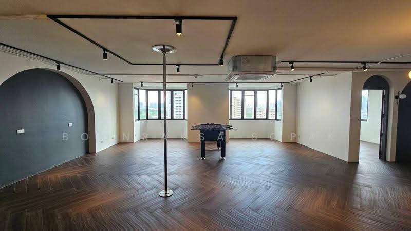 Omni Tower Sukhumvit Nana, bangkok, 69 Sukhumvit 4 Alley, Khlong Toei, Bangkok, 4 Bedrooms, 120 sqm, Condo For Rent, by Boonraksa Sopak, 500589385 - DDproperty.com