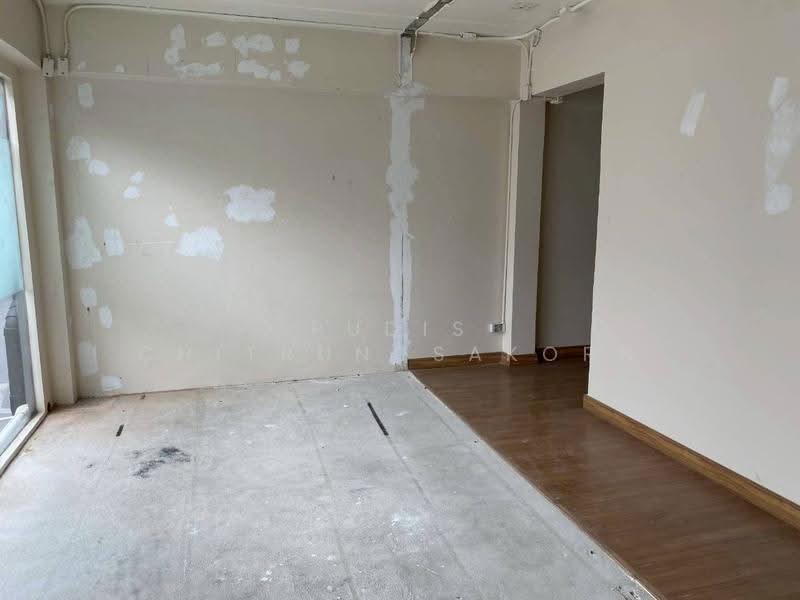 5-Storey Commercial Building with Mezzanine for Rent – Thonglor, bangkok, Khlong Tan Nua, Watthana, Bangkok, , 560 sqm, Shophouse For Rent, by Pudis Chitrungsakorn, 500589402 - DDproperty.com