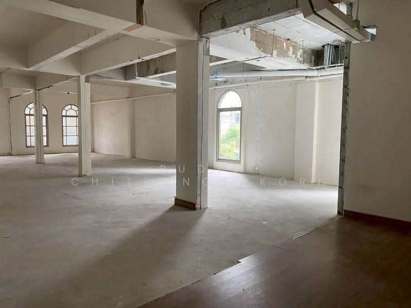 5-Storey Commercial Building with Mezzanine for Rent – Thonglor, bangkok, Khlong Tan Nua, Watthana, Bangkok, , 560 sqm, Shophouse For Rent, by Pudis Chitrungsakorn, 500589402 - DDproperty.com