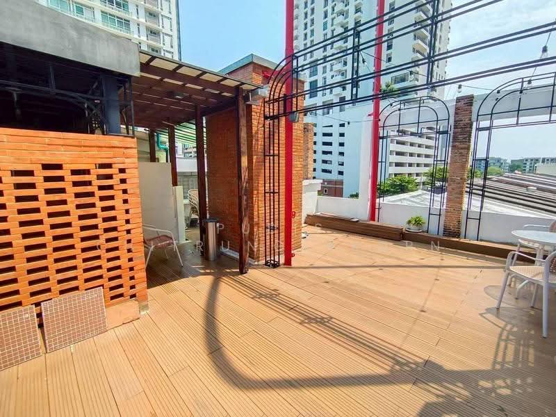 อาคารพาณิชย์ 5 ชั้นพร้อมชั้นลอยให้เช่า ทองหล่อ, กรุงเทพ, คลองตันเหนือ, วัฒนา, กรุงเทพ, 560 ตร.ม., ตึกแถว-อาคารพาณิชย์ ให้เช่า, โดย Pudis Chitrungsakorn, 500589402 - DDproperty.com