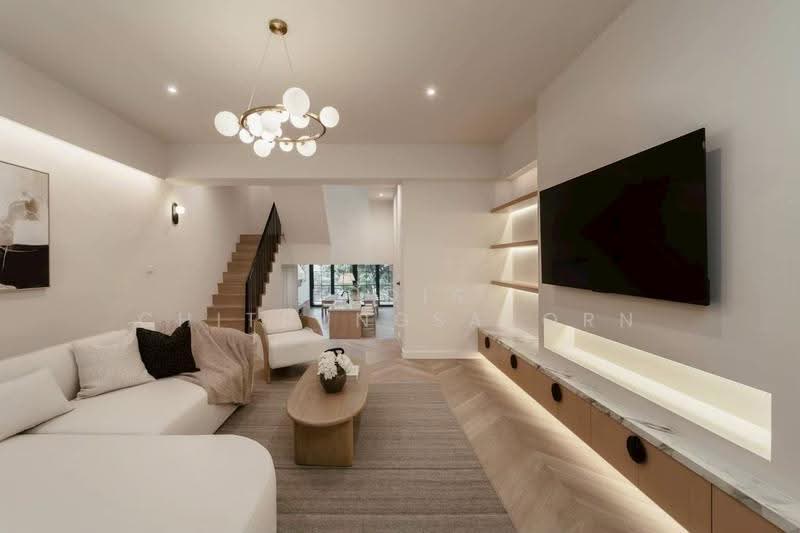Luxury Townhome for Rent – Sukhumvit, Near BTS Phra Khanong, bangkok, Phra Kanong Nua, Watthana, Bangkok, 5 Bedrooms, 350 sqm, Townhouse For Rent, by Pudis Chitrungsakorn, 500589433 - DDproperty.com