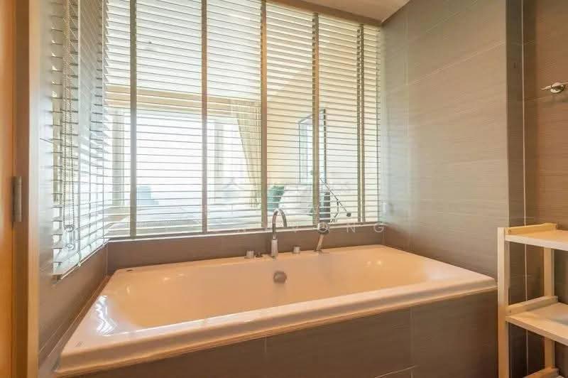 Siri At Sukhumvit, bangkok, 902 Sukhumvit Road, Phra Kanong, Khlong Toei, Bangkok, 2 Bedrooms, 70 sqm, Condo For Rent, by Settawut Leenavong, 500589595 - DDproperty.com