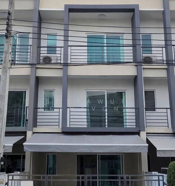 Baan Klang Muang Sukhumvit 77, bangkok, Soi On Nut 17, Suan Luang, Bangkok, 3 Bedrooms, 178 sqm, Townhouse For Sale, by Settawut Leenavong, 500589622 - DDproperty.com