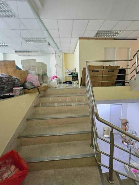 1st–2nd Floor Commercial Space for Rent – Sampeng | Yaowarat, bangkok, Chakkrawat, Samphanthawong, Bangkok, , 240 sqm, Shophouse For Rent, by Pudis Chitrungsakorn, 500589699 - DDproperty.com