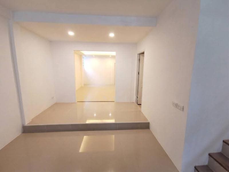 ขายทาวน์เฮาส์ ซอยนวมินทร์ 42, bangkok, Nawamin, Bueng Kum, Bangkok, 3 Bedrooms, 120 sqm, Townhouse For Sale, by NR AGENT, 500589722 - DDproperty.com