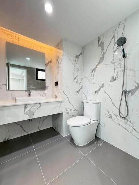 Prominent Place, bangkok, Ramkhamhaeng 24 Alley, Hua Mak, Bang Kapi, Bangkok, 4 Bedrooms, 368 sqm, Townhouse For Rent, by Narinthira Roengrit, 500589935 - DDproperty.com