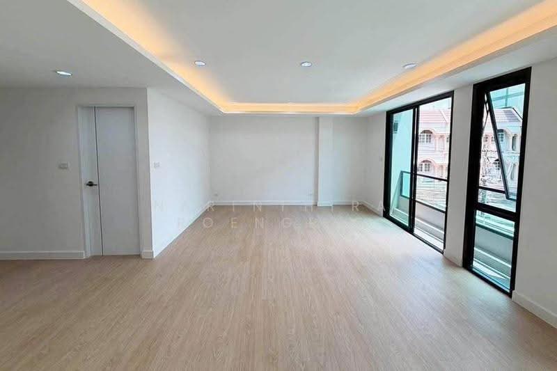 Prominent Place, bangkok, Ramkhamhaeng 24 Alley, Hua Mak, Bang Kapi, Bangkok, 4 Bedrooms, 368 sqm, Townhouse For Rent, by Narinthira Roengrit, 500589935 - DDproperty.com