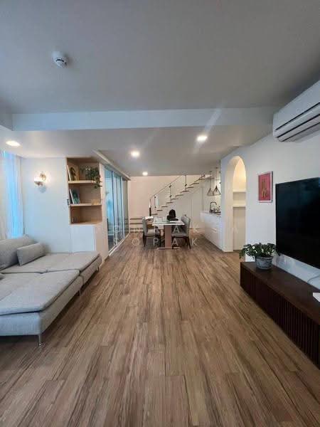 Maestro 01 Sathorn-Yenakat, bangkok, 14 Yen Akat Road, Thung Maha Mek, Sathon, Bangkok, 3 Bedrooms, 135 sqm, Condo For Rent, by Boonraksa Sopak, 500590000 - DDproperty.com