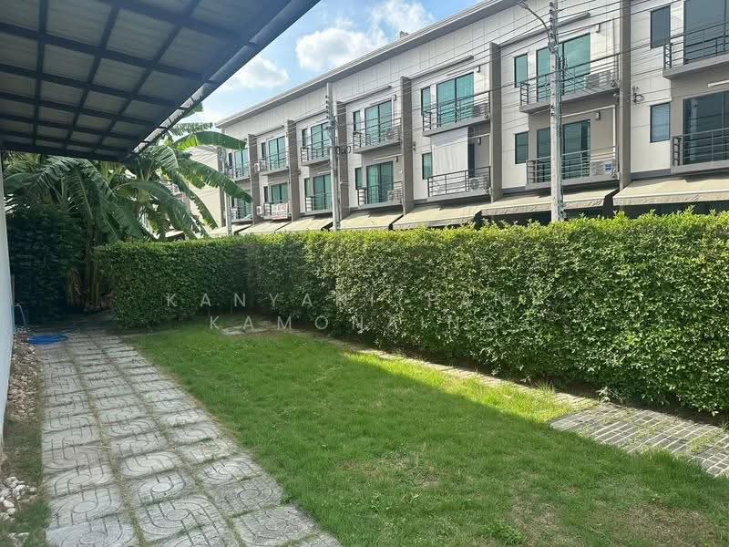 Baan Klang Muang Srinakarin – Onnut, bangkok, 174 Soi On Nut 70/1, Prawet, Bangkok, 3 Bedrooms, 141 sqm, Townhouse For Rent, by Kanyani(Pan) Kamonaing, 500590095 - DDproperty.com