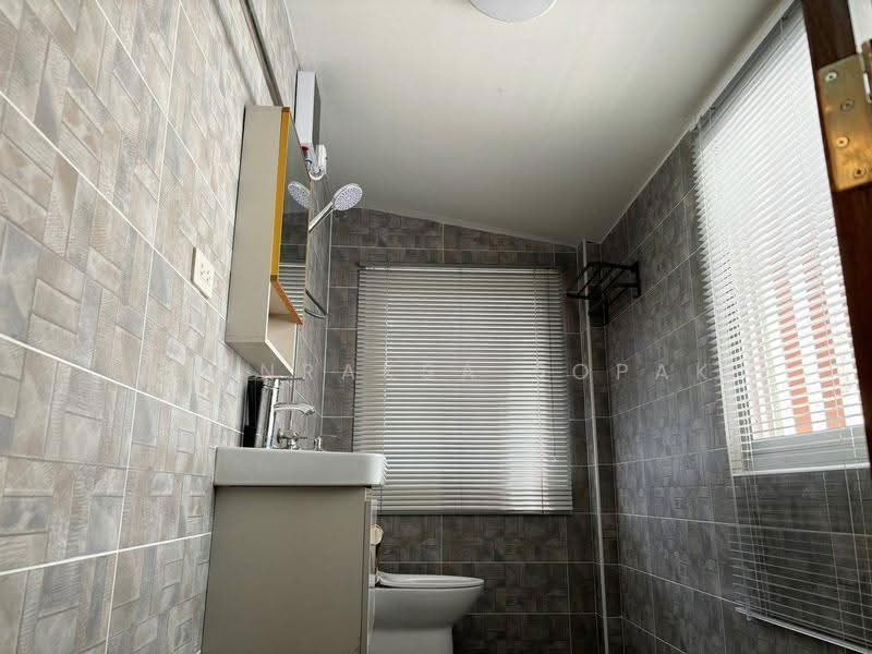 5-BR Townhouse, bangkok, Khlong Tan Nua, Watthana, Bangkok, 5 Bedrooms, 350 sqm, Townhouse For Rent, by Boonraksa Sopak, 500590096 - DDproperty.com