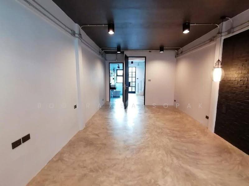 4-BR House, bangkok, Phra Kanong Nua, Watthana, Bangkok, 4 Bedrooms, 256 sqm, Single Detached House For Rent, by Boonraksa Sopak, 500590125 - DDproperty.com