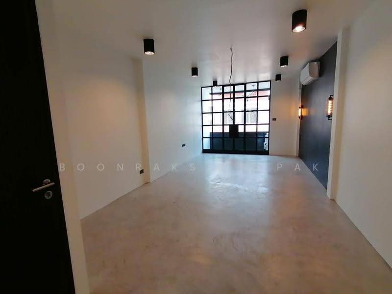 4-BR House, bangkok, Phra Kanong Nua, Watthana, Bangkok, 4 Bedrooms, 256 sqm, Single Detached House For Rent, by Boonraksa Sopak, 500590125 - DDproperty.com