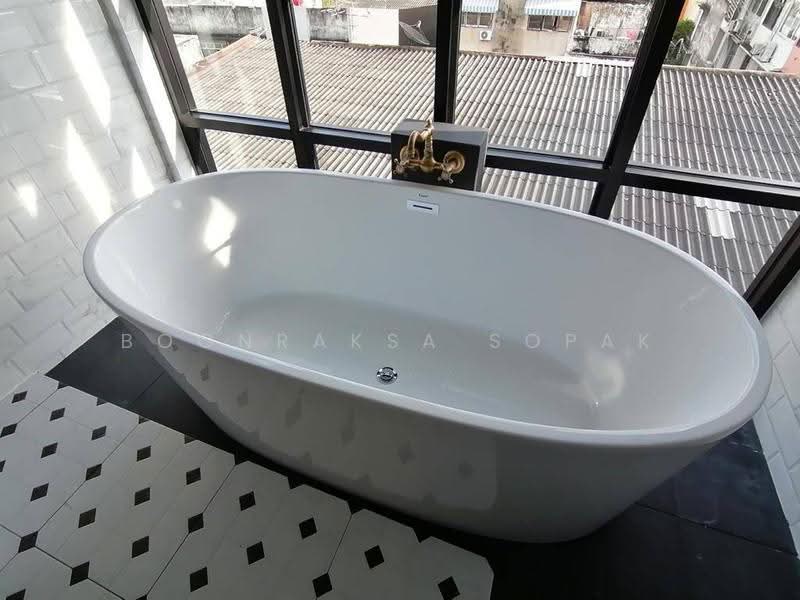 4-BR House, bangkok, Phra Kanong Nua, Watthana, Bangkok, 4 Bedrooms, 256 sqm, Single Detached House For Rent, by Boonraksa Sopak, 500590125 - DDproperty.com