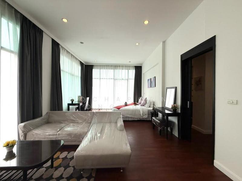 Sathorn Gallery Residences, bangkok, 70 Pan Road, Silom, Bang Rak, Bangkok, 4 Bedrooms, 350 sqm, Condo For Rent, by Gochaporn Fongsupa, 500590399 - DDproperty.com