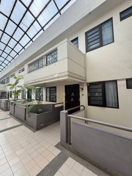 Yada Residential, bangkok, 16 Phrom Sak Alley, Khlong Tan Nua, Watthana, Bangkok, 3 Bedrooms, 216 sqm, Condo For Rent, by Boonraksa Sopak, 500590484 - DDproperty.com