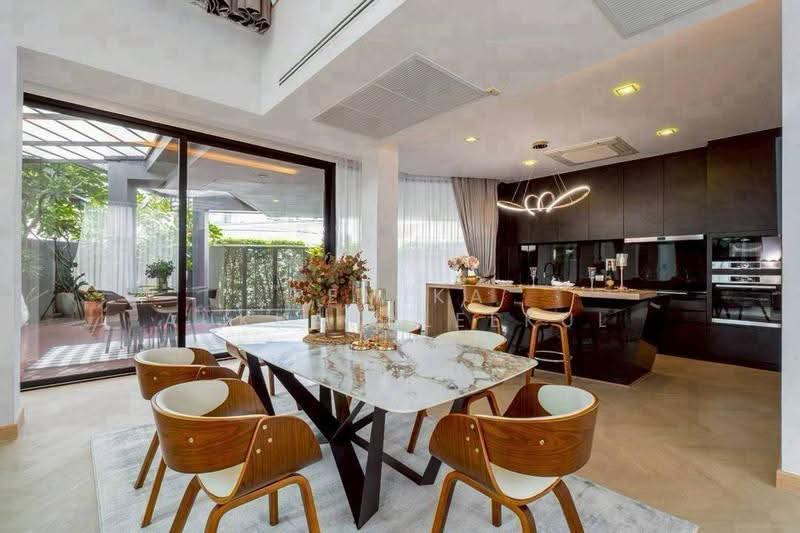 5-BR Villa, bangkok, Khlong Tan Nua, Watthana, Bangkok, 5 Bedrooms, 900 sqm, Villa For Sale, by Pemika Aukkaraleekul, 500590522 - DDproperty.com