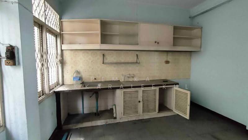 6-BR House, bangkok, Din Daeng, Bangkok, 6 Bedrooms, 450 sqm, Single Detached House For Sale, by Pemika Aukkaraleekul, 500590668 - DDproperty.com