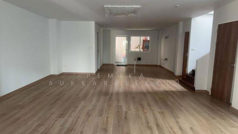 4-BR House, bangkok, Phra Kanong Nua, Watthana, Bangkok, 4 Bedrooms, 250 sqm, Single Detached House For Sale, by Pemika Aukkaraleekul, 500590670 - DDproperty.com