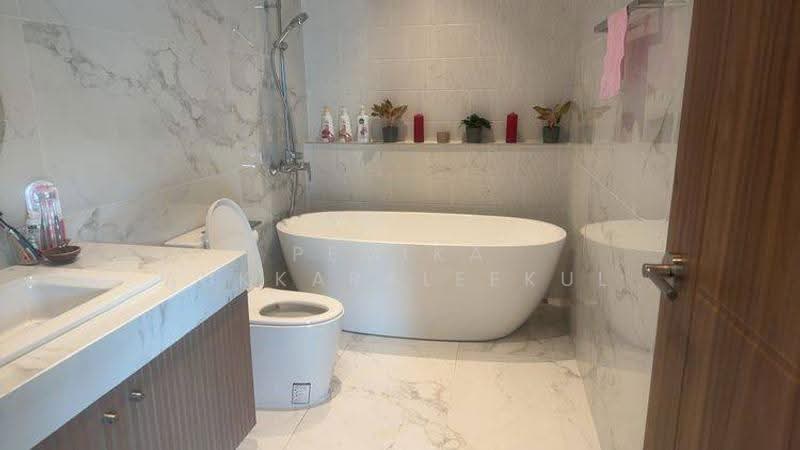4-BR House, bangkok, Phra Kanong Nua, Watthana, Bangkok, 4 Bedrooms, 250 sqm, Single Detached House For Sale, by Pemika Aukkaraleekul, 500590670 - DDproperty.com