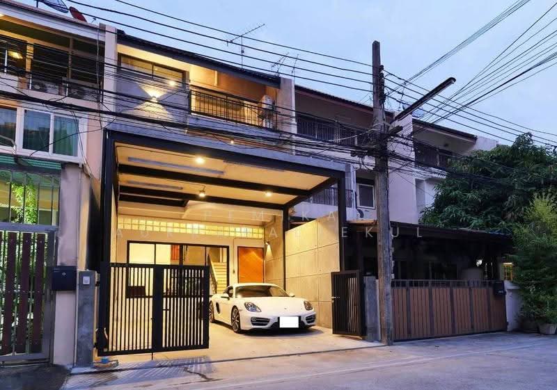 ทาวน์เฮ้าส์ 5-ห้องนอน, กรุงเทพ, คลองตันเหนือ, วัฒนา, กรุงเทพ, 495 ตร.ม., ทาวน์เฮ้าส์ ขาย, โดย Pemika Aukkaraleekul, 500590876 - DDproperty.com