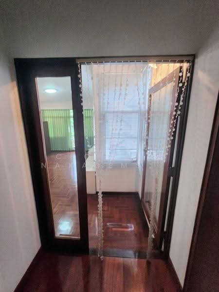 ออฟฟิศ/สำนักงาน เอกมัย_สุขุมวิท71, กรุงเทพ, สุขุมวิท, คลองตันเหนือ, วัฒนา, กรุงเทพ, 500 ตร.ม., สำนักงาน ขาย, โดย Chonlada Nakasemsuwan, 500590913 - ชั้น2 ห้องนอนด้านหน้า มีระเบียง - DDproperty.com