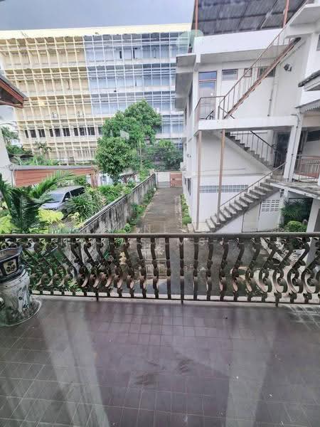 ออฟฟิศ/สำนักงาน เอกมัย_สุขุมวิท71, กรุงเทพ, สุขุมวิท, คลองตันเหนือ, วัฒนา, กรุงเทพ, 500 ตร.ม., สำนักงาน ขาย, โดย Chonlada Nakasemsuwan, 500590913 - ชั้น2 ระเบียง ห้องนอนด้านหน้า หันประตู - DDproperty.com