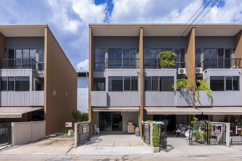 Baan Klang Muang Sukhumvit-Onnut : บ้านกลางเมือง สุขุมวิท อ่อนนุช, กรุงเทพ, Soi On Nut 70/1, ประเวศ, กรุงเทพ, 115 ตร.ม., ทาวน์เฮ้าส์ ขาย, โดย อดิเทพ ภระมรทัต, 500590936 - DDproperty.com