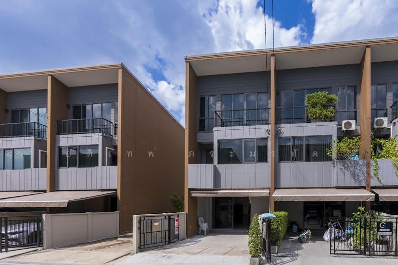 Baan Klang Muang Sukhumvit-Onnut : บ้านกลางเมือง สุขุมวิท อ่อนนุช, กรุงเทพ, Soi On Nut 70/1, ประเวศ, กรุงเทพ, 115 ตร.ม., ทาวน์เฮ้าส์ ขาย, โดย อดิเทพ ภระมรทัต, 500590936 - DDproperty.com
