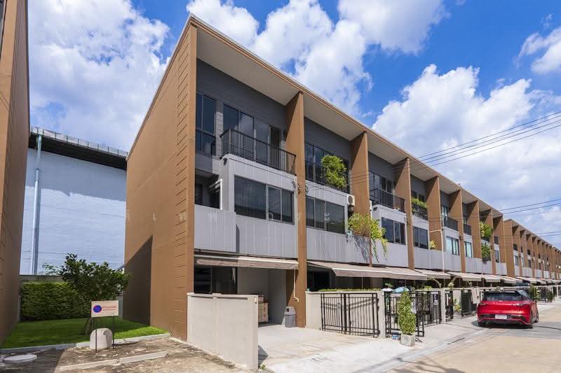 Baan Klang Muang Sukhumvit-Onnut, bangkok, Soi On Nut 70/1, Prawet, Bangkok, 3 Bedrooms, 115 sqm, Townhouse For Sale, by อดิเทพ ภระมรทัต, 500590936 - DDproperty.com