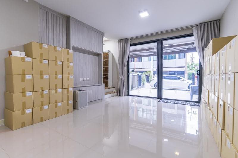 Baan Klang Muang Sukhumvit-Onnut : บ้านกลางเมือง สุขุมวิท อ่อนนุช, กรุงเทพ, Soi On Nut 70/1, ประเวศ, กรุงเทพ, 115 ตร.ม., ทาวน์เฮ้าส์ ขาย, โดย อดิเทพ ภระมรทัต, 500590936 - DDproperty.com