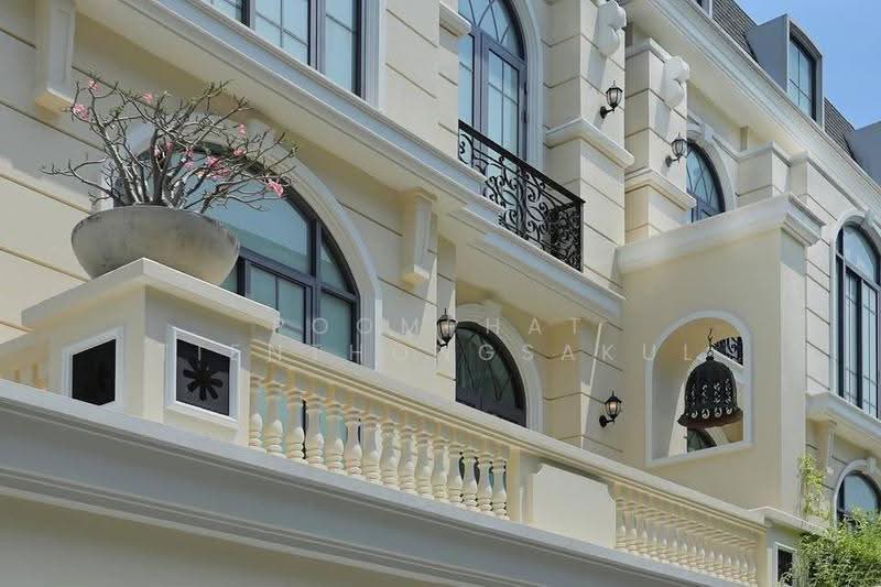 4-BR Townhouse, bangkok, Khlong Tan Nua, Watthana, Bangkok, 4 Bedrooms, 500 sqm, Townhouse For Sale, by Poomphat Tienthongsakul, 500591131 - DDproperty.com