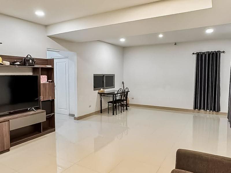 ขาย บ้านสมัยใหม่ 3 ห้องนอน โรงโป๊ะ พัทยาตะวันออก, ชลบุรี, หนองปรือ, บางละมุง, ชลบุรี, 156 ตร.ม., บ้านเดี่ยว ขาย, โดย PLC real estate, 500591158 - DDproperty.com