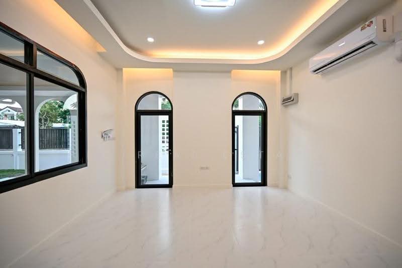 3 Bedroom Modern House for Sale Nern Plub Wan East Pattaya, Chon Buri (Pattaya), Nong Pru, Bang Lamung (Pattaya), Chon Buri (Pattaya), 3 Bedrooms, 220 sqm, Single Detached House For Sale, by PLC real estate, 500591174 - DDproperty.com