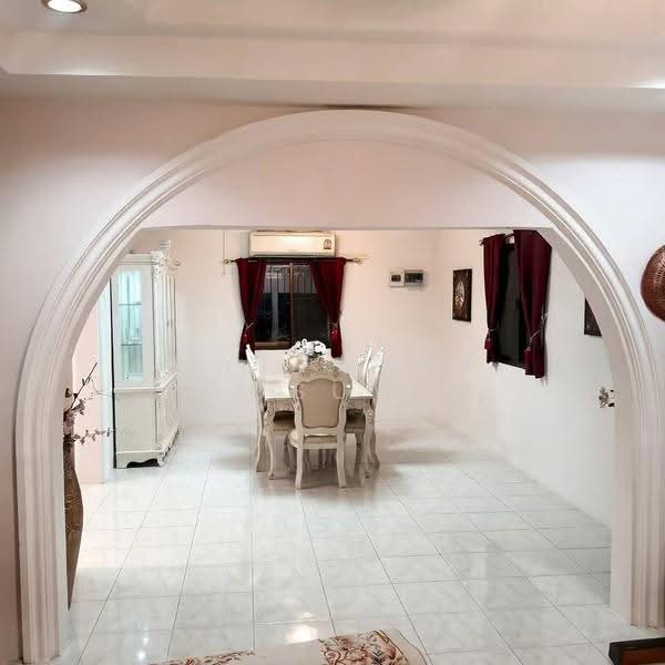 4-BR House, chon-buri, Nong Pru, Bang Lamung (Pattaya), Chon Buri (Pattaya), 4 Bedrooms, 265 sqm, Single Detached House For Sale, by Nattasak Poosuwan, 500591195 - DDproperty.com