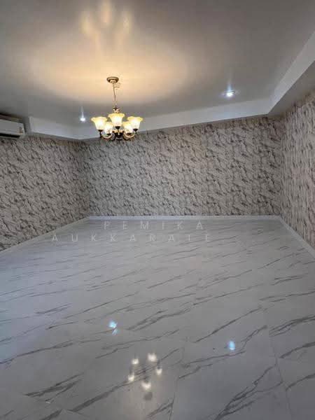 Supalai Place Sukhumvit 39, bangkok, 175-179 Soi Sukhumvit 39 Sukhumvit Road, Khlong Tan Nua, Watthana, Bangkok, 4 Bedrooms, 218 sqm, Condo For Sale, by Pemika Aukkaraleekul, 500591575 - DDproperty.com