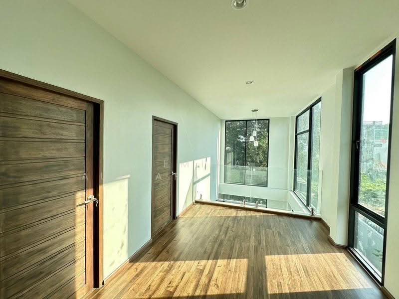 3-BR House, bangkok, Saphan Song, Wang Thonglang, Bangkok, 3 Bedrooms, 280 sqm, Single Detached House For Sale, by Pemika Aukkaraleekul, 500591664 - DDproperty.com