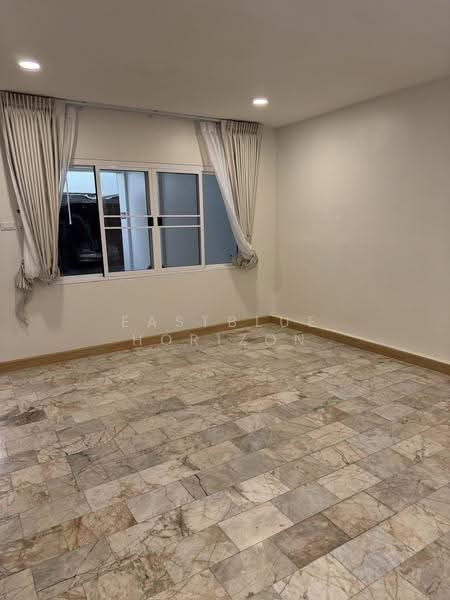 Townhouse Area BTS Saint Louis, กรุงเทพ, ยานนาวา, สาทร, กรุงเทพ, 280 ตร.ม., ทาวน์เฮ้าส์ ให้เช่า, โดย Eastblue Horizon, 500591666 - DDproperty.com