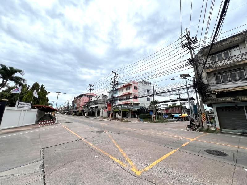 อาคารพาณิชย์ 3 ชั้น, chon-buri, Si Racha, Chon Buri (Pattaya), , 57 sqm, Shophouse For Sale, by รัชชานนท์ พรมอินทร์, 500591694 - DDproperty.com