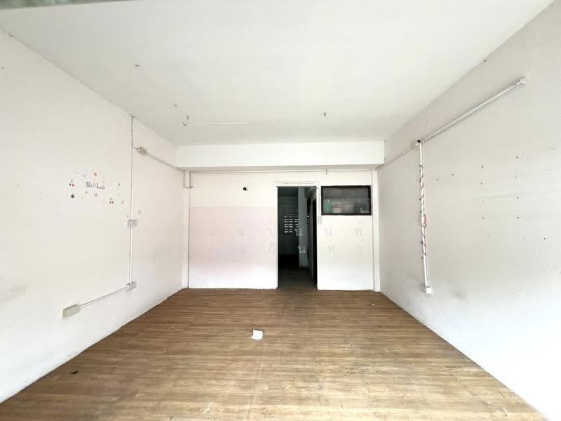 อาคารพาณิชย์ 3 ชั้น, chon-buri, Si Racha, Chon Buri (Pattaya), , 57 sqm, Shophouse For Sale, by รัชชานนท์ พรมอินทร์, 500591694 - DDproperty.com
