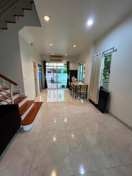Baan Klang Muang Sathorn-Taksin 1, กรุงเทพ, บางค้อ, จอมทอง, กรุงเทพ, 200 ตร.ม., ทาวน์เฮ้าส์ ให้เช่า, โดย Eastblue Horizon, 500591755 - DDproperty.com