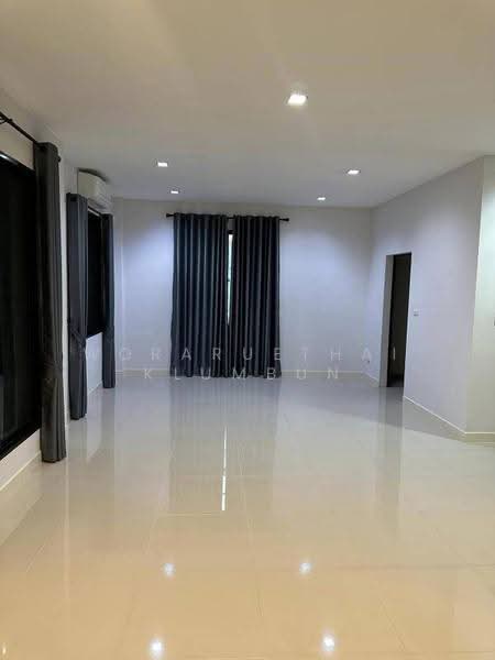 บ้าน 4-ห้องนอน, กรุงเทพ, หนองแขม, กรุงเทพ, 200 ตร.ม., บ้านเดี่ยว ขาย, โดย Woraruethai Klumbun, 500591848 - DDproperty.com