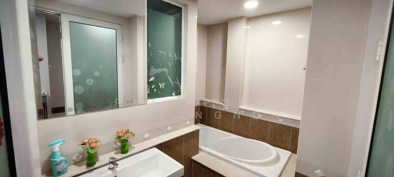 Baan Klang Krung The Nice Ratchavipha, bangkok, 2 Kamphaeng Phet Road, Lat Yao, Chatuchak, Bangkok, 3 Bedrooms, 310 sqm, Single Detached House For Rent, by Pattaporn Yongsungnone, 500591949 - DDproperty.com