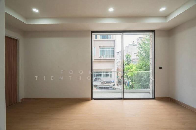 บ้าน 4-ห้องนอน, กรุงเทพ, คลองสองต้นนุ่น, ลาดกระบัง, กรุงเทพ, 400 ตร.ม., บ้านเดี่ยว ขาย, โดย Poomphat Tienthongsakul, 500592001 - DDproperty.com
