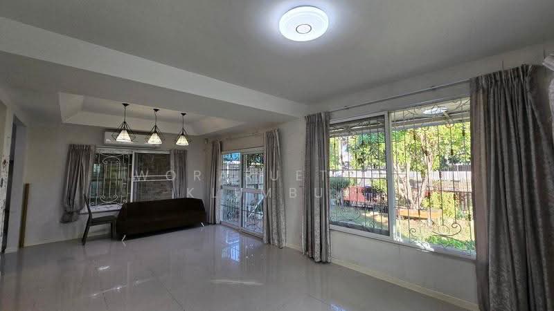 Moobaan Chollada Suvarnabhumi : หมู่บ้านชลลดา สุวรรณภูมิ, สมุทรปราการ, ถนนวัดศรีวารีน้อย, ศีรษะจรเข้น้อย, บางเสาธง, สมุทรปราการ, 320 ตร.ม., บ้านเดี่ยว ขาย, โดย Woraruethai Klumbun, 500592208 - DDproperty.com