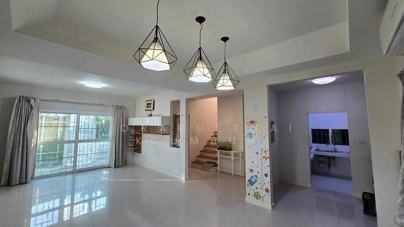 Moobaan Chollada Suvarnabhumi : หมู่บ้านชลลดา สุวรรณภูมิ, สมุทรปราการ, ถนนวัดศรีวารีน้อย, ศีรษะจรเข้น้อย, บางเสาธง, สมุทรปราการ, 320 ตร.ม., บ้านเดี่ยว ขาย, โดย Woraruethai Klumbun, 500592208 - DDproperty.com